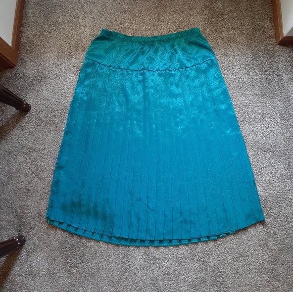 VINTAGE CB Collections Blouse Skirt Set - Picture 6 of 7